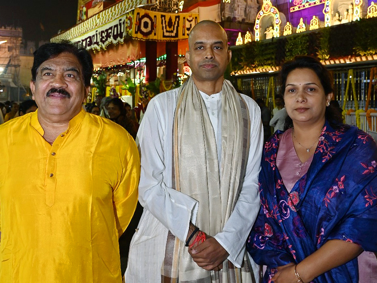 Celebrities Visited Tirumala Tirupati Temple On Occasion Of Vaikuntha Ekadashi Photos10