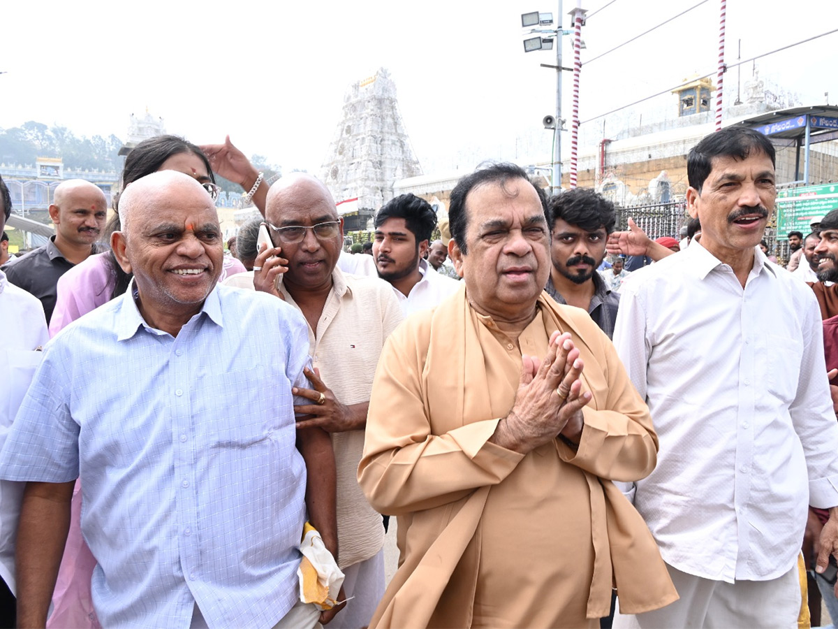 Comedian Brahmanandam Visits Tirumala1