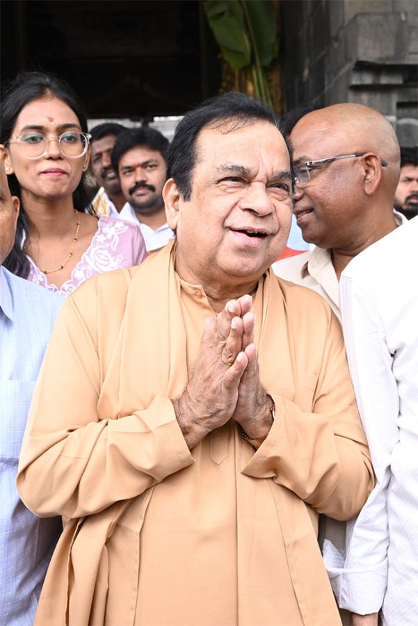 Comedian Brahmanandam Visits Tirumala5