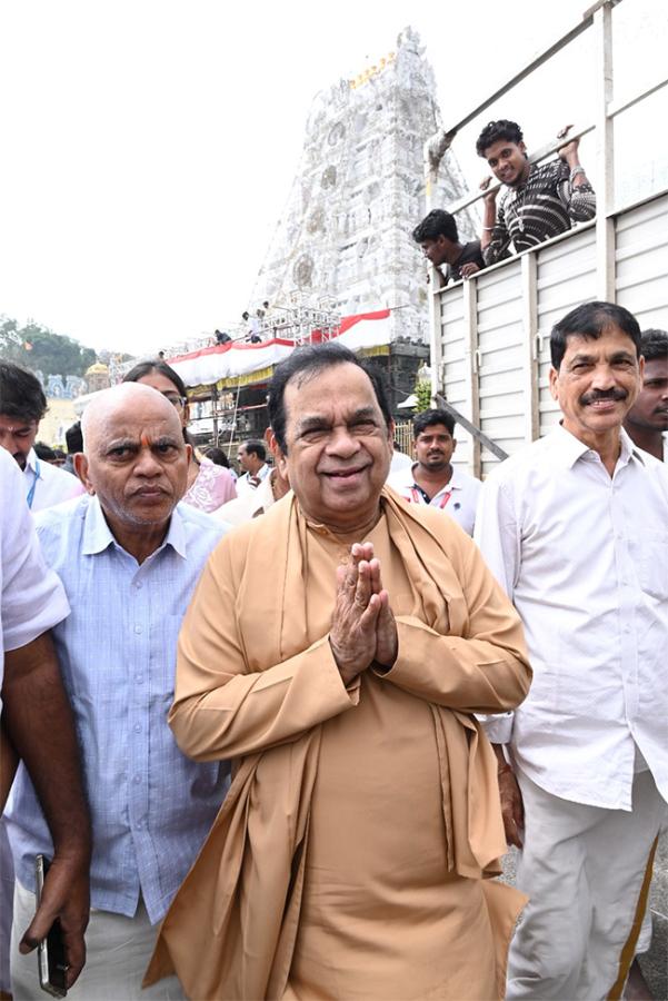 Comedian Brahmanandam Visits Tirumala6