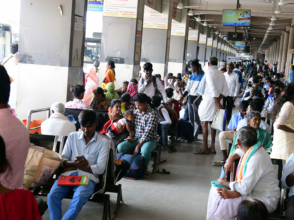 Heavy rush bus station in sankranti festival 202512