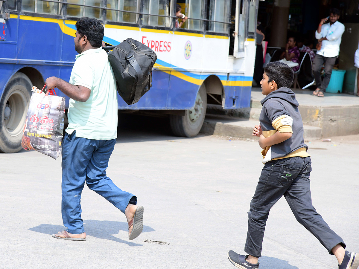 Heavy rush bus station in sankranti festival 202516