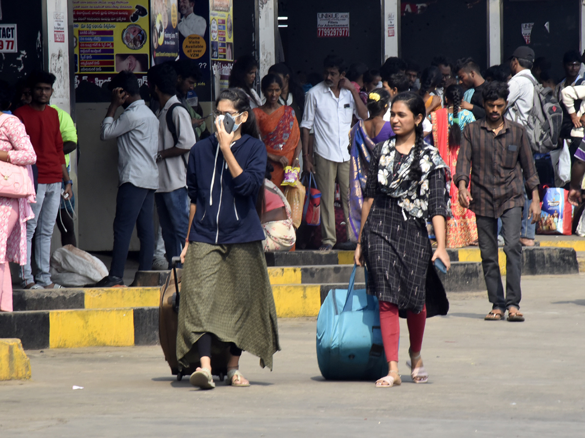 Heavy rush bus station in sankranti festival 20258