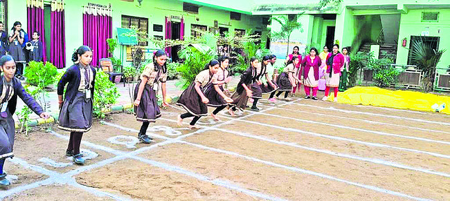 సందడిగా క్రీడోత్సవం1