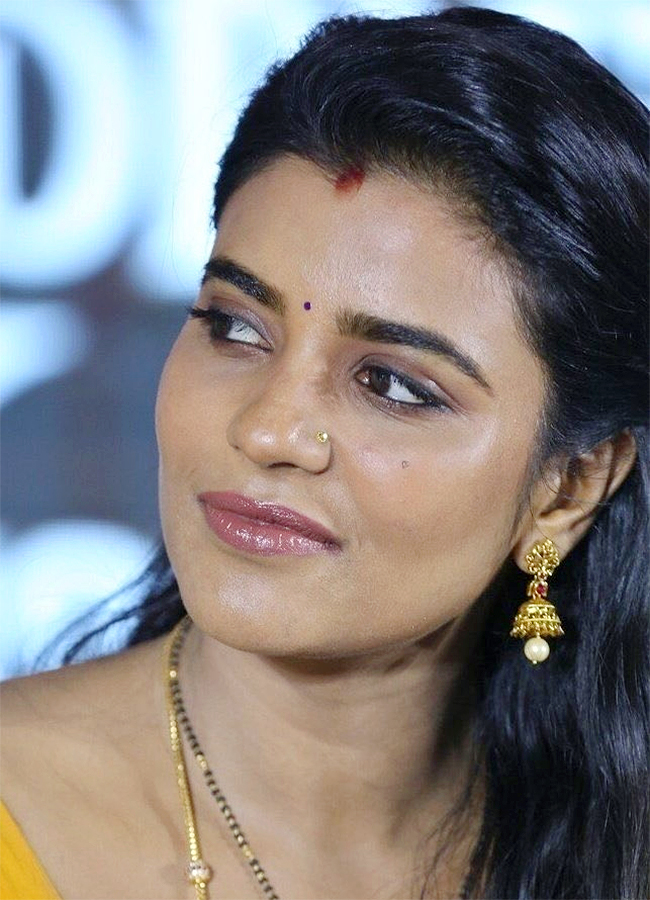 Actress Aishwarya Rajesh Beautiful Pictures2