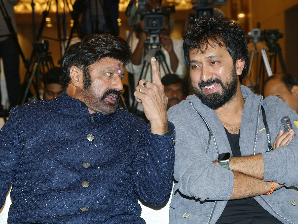 Hero Nandamuri Balakrishna Daaku Maharaaj Pre-release Event Photos25