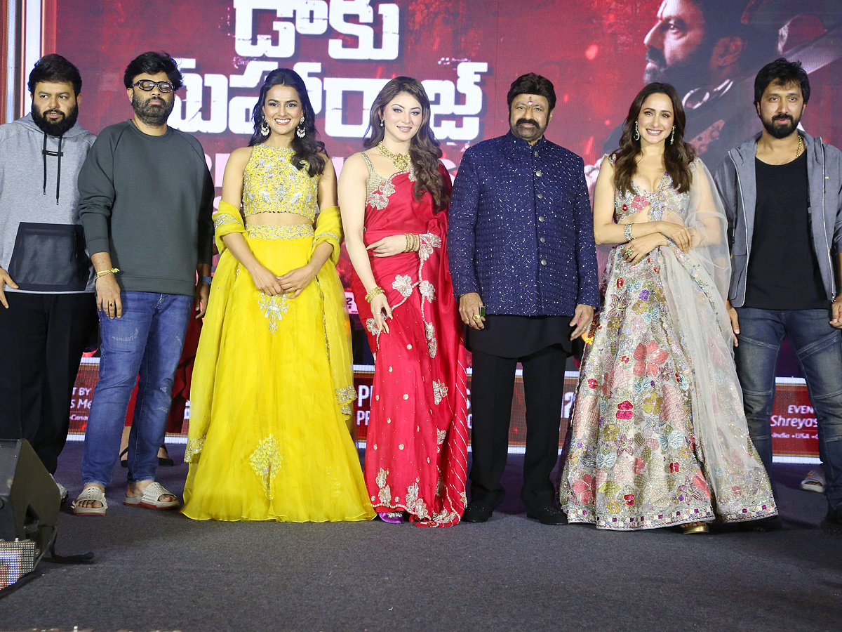 Hero Nandamuri Balakrishna Daaku Maharaaj Pre-release Event Photos4