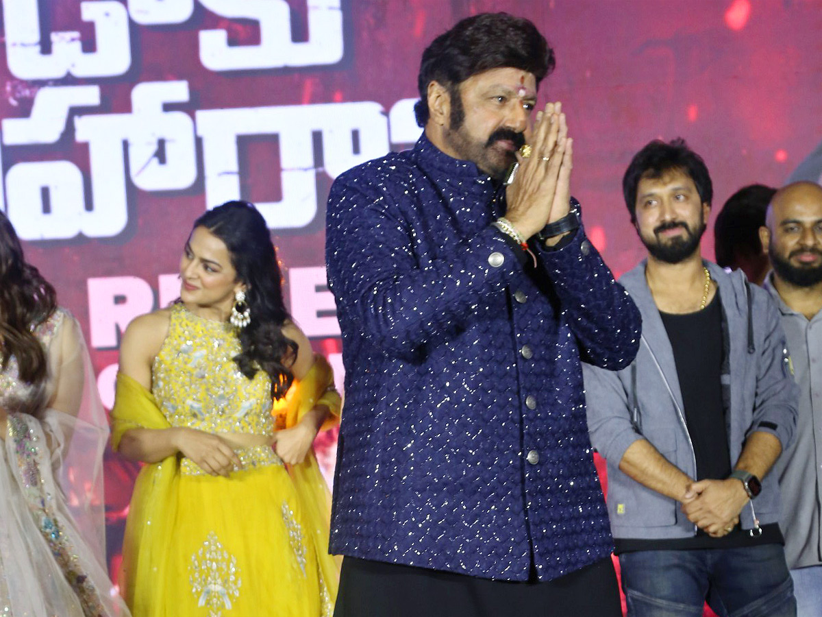 Hero Nandamuri Balakrishna Daaku Maharaaj Pre-release Event Photos6