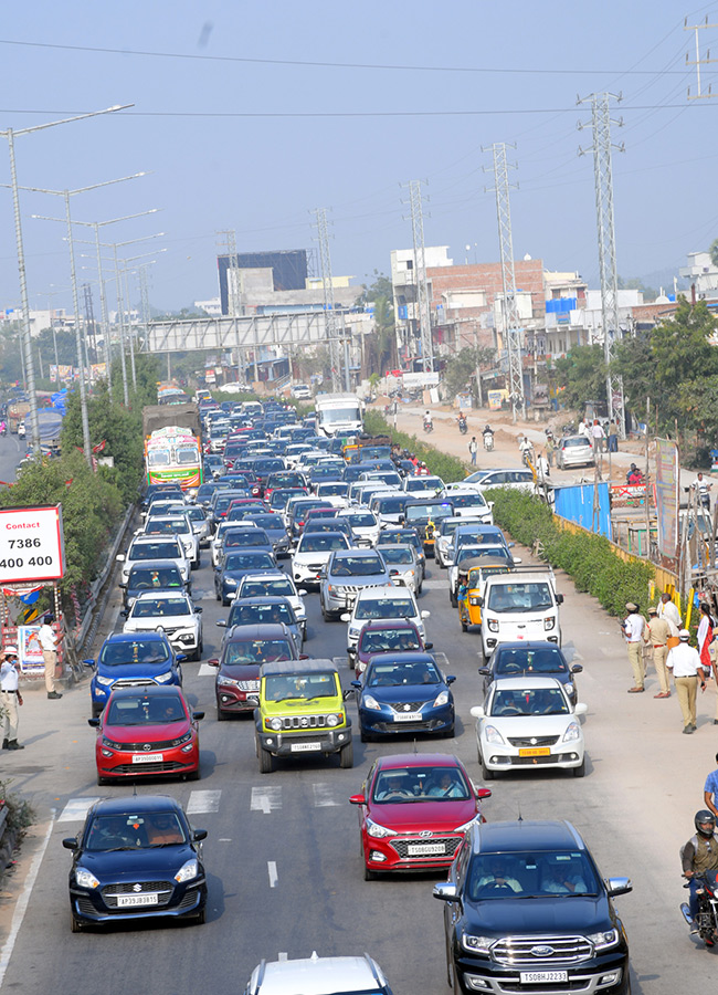 Huge rush at Toll Plaza Sankranti Effect10