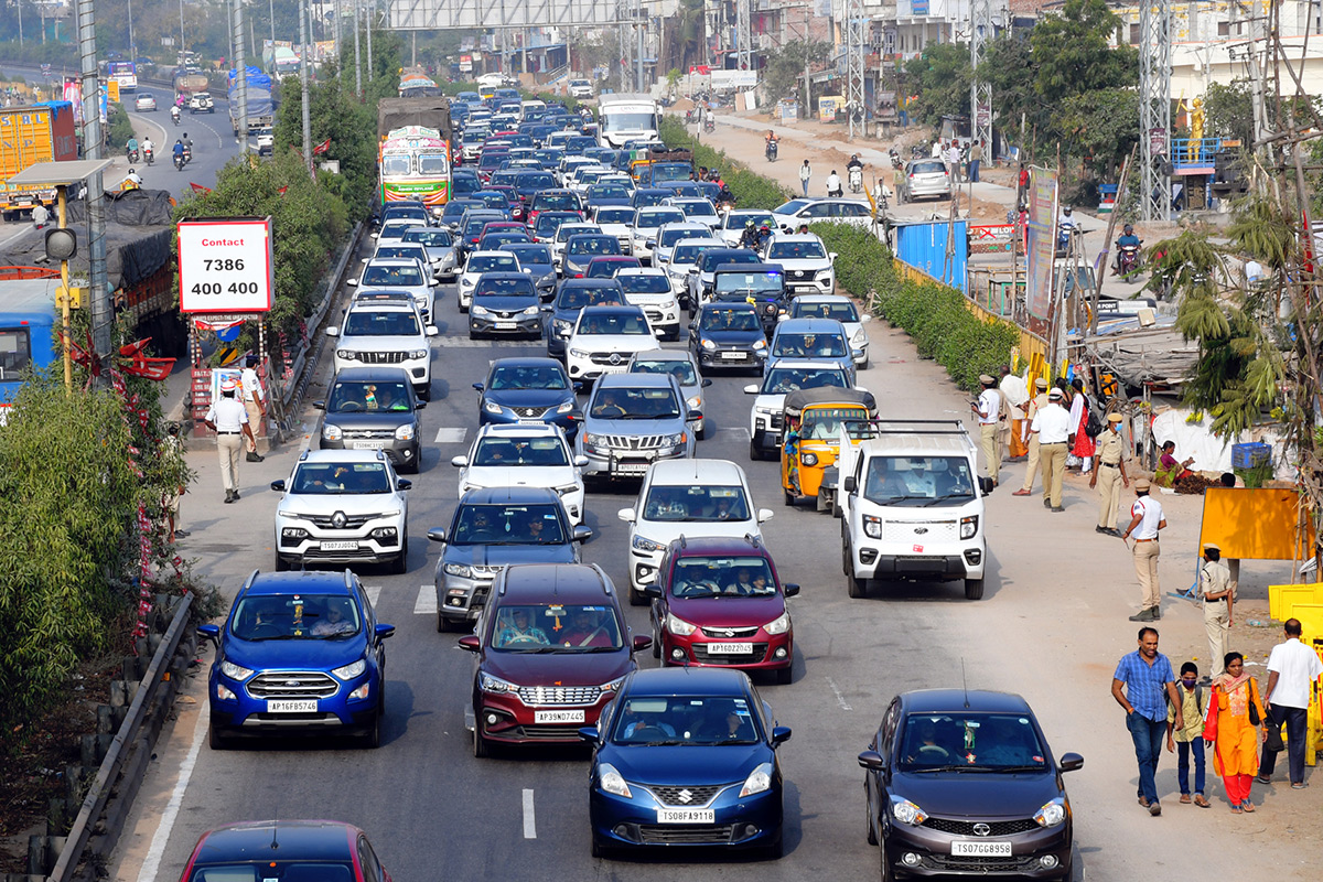 Huge rush at Toll Plaza Sankranti Effect11