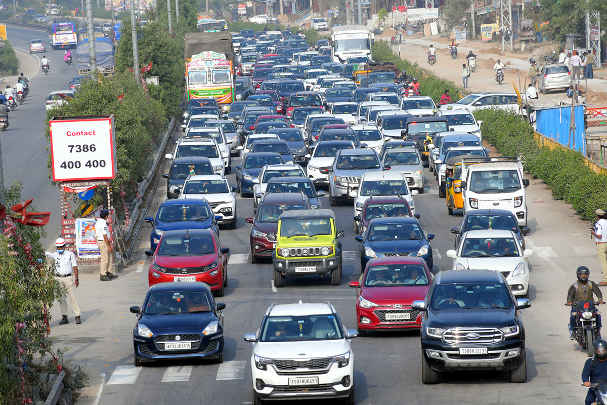 Huge rush at Toll Plaza Sankranti Effect2