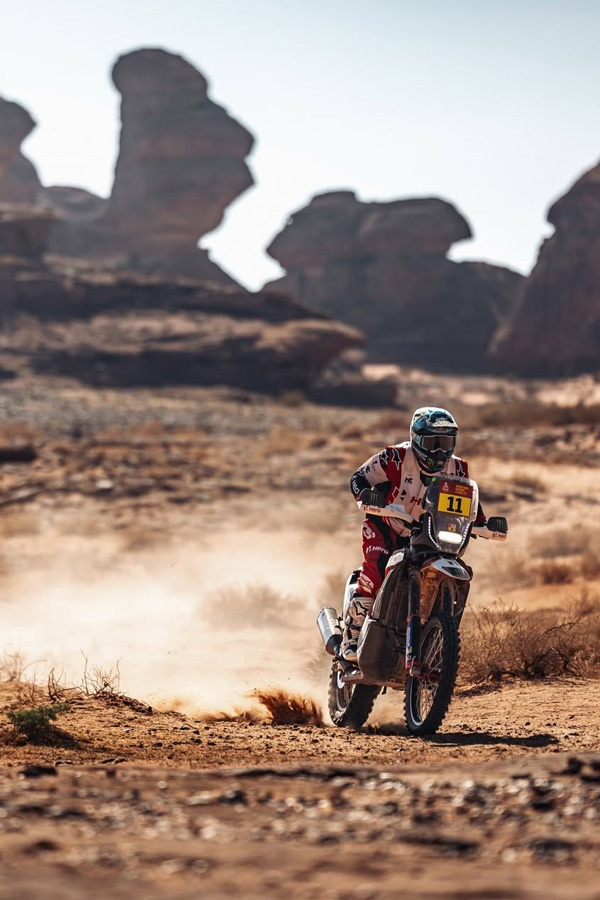 2025 Desert Motorcycle Racers Photos2