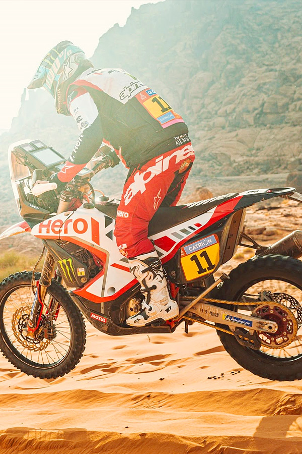 2025 Desert Motorcycle Racers Photos12