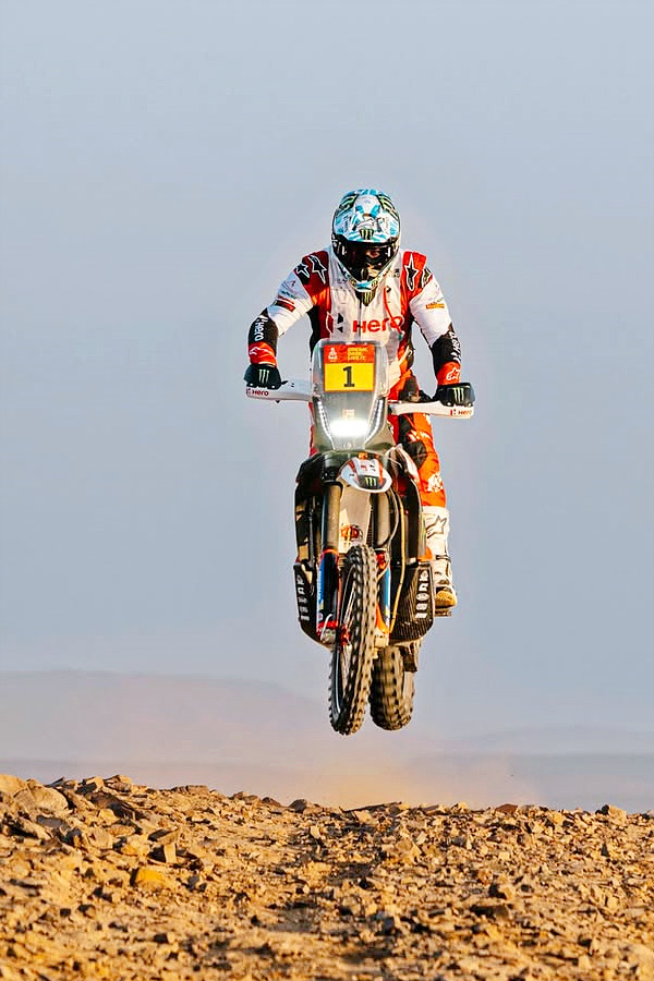 2025 Desert Motorcycle Racers Photos13