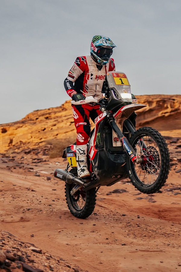 2025 Desert Motorcycle Racers Photos9