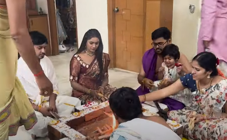 Bigg Boss Keerthi Bhat Performs Pooja With Husband Photos8