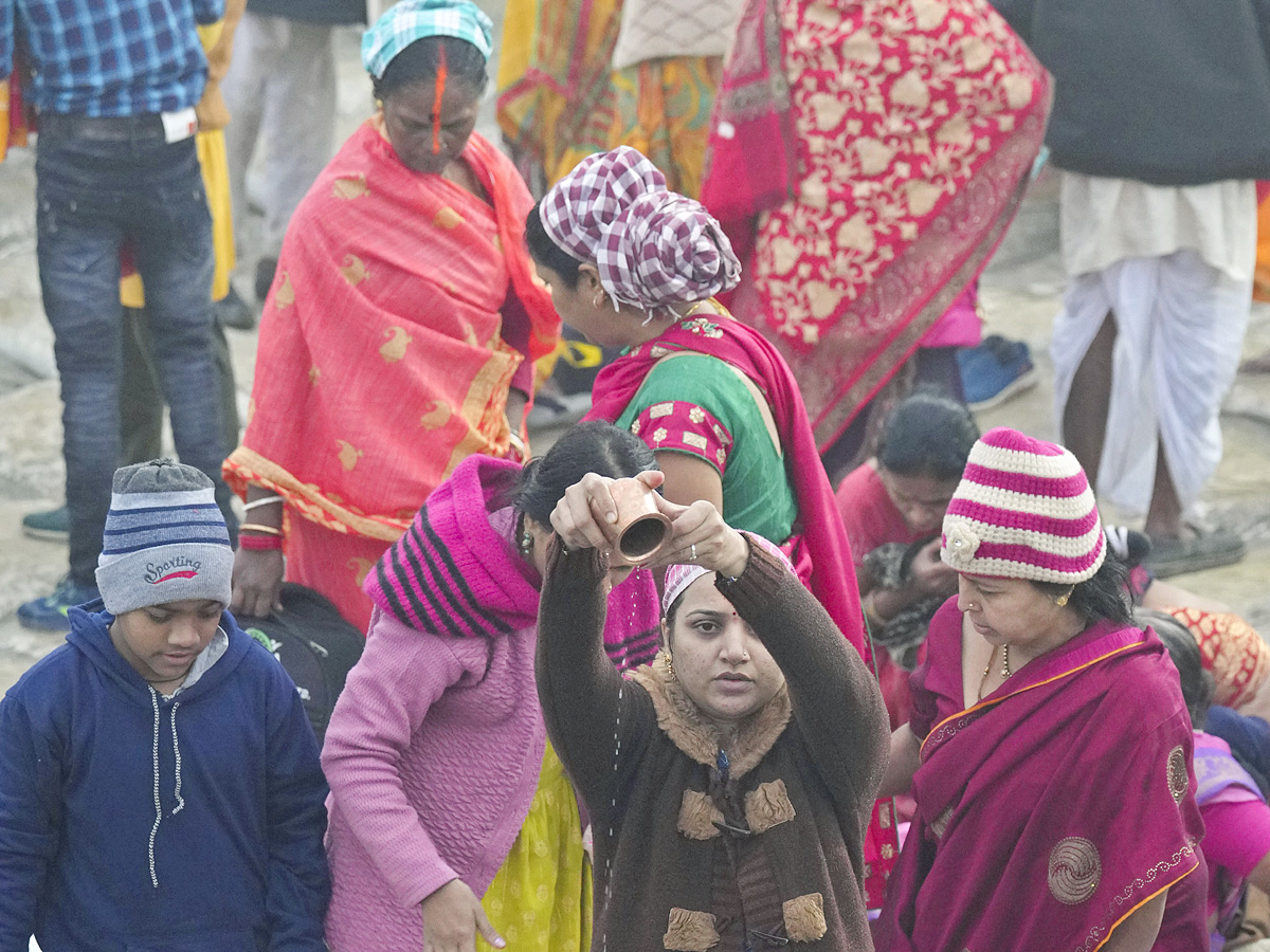 Maha Kumbh 2025 Begins in Prayagraj with Grand First Snan Photos15