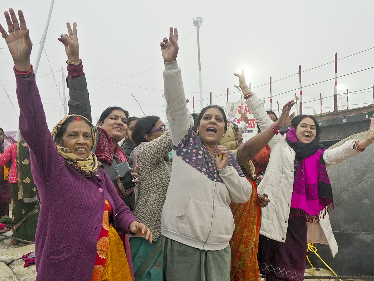 Maha Kumbh 2025 Begins in Prayagraj with Grand First Snan Photos3