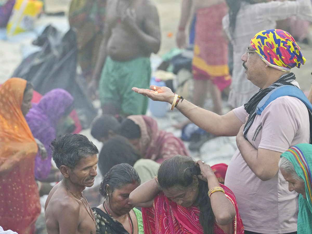 Maha Kumbh 2025 Begins in Prayagraj with Grand First Snan Photos4