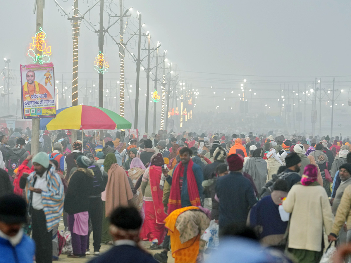 Maha Kumbh 2025 Begins in Prayagraj with Grand First Snan Photos8