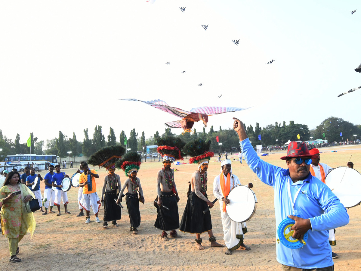 Smita Sabharwal IAS Participated International Kites Festival Parade Grounds In Hyderabad Photos12