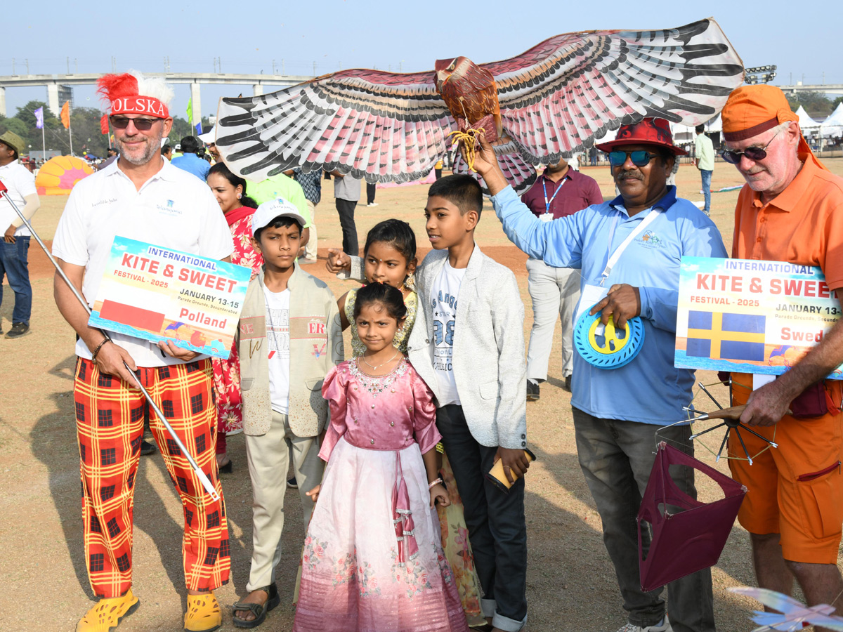 Smita Sabharwal IAS Participated International Kites Festival Parade Grounds In Hyderabad Photos20