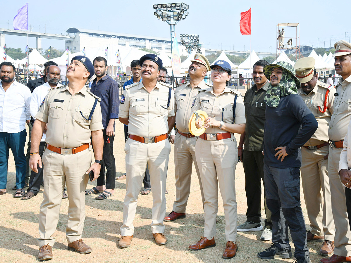 Smita Sabharwal IAS Participated International Kites Festival Parade Grounds In Hyderabad Photos30