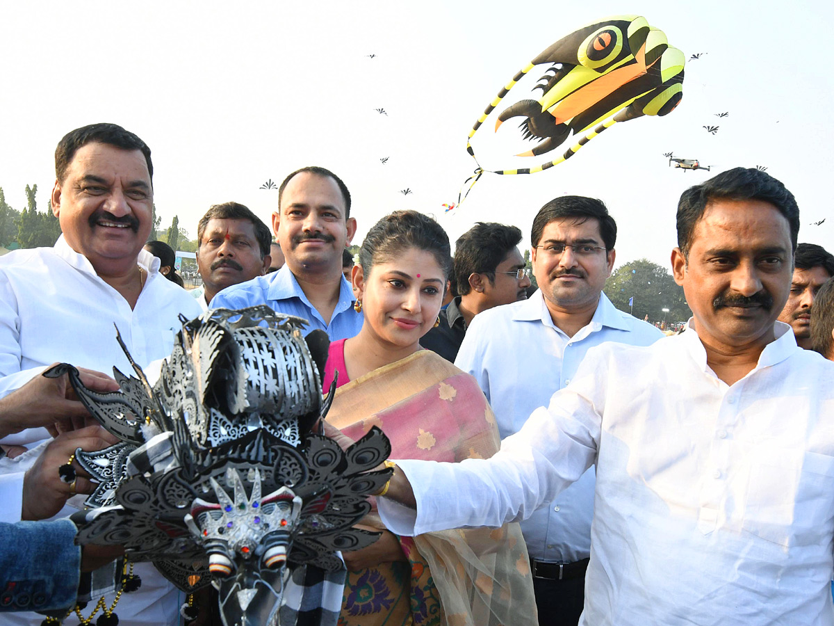 Smita Sabharwal IAS Participated International Kites Festival Parade Grounds In Hyderabad Photos9