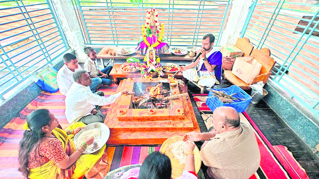 శాస్త్రోక్తంగా చండీహోమం 
1