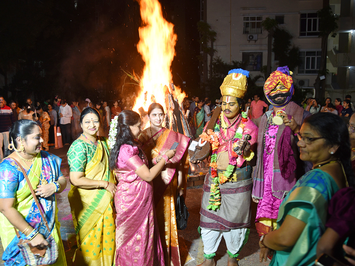 ShilapaRamam,Kukatpally Malaysian Township BHogi Celebrations Photos2