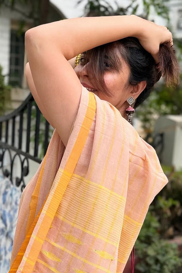 Actress Anasuya Bharadwaj celebrates Sankranti Festival With Family Photos13