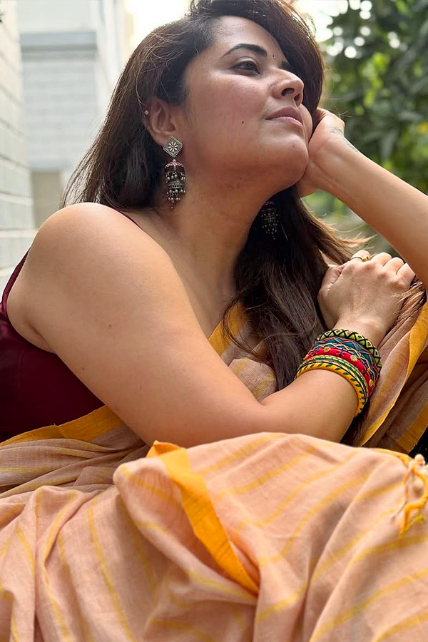 Actress Anasuya Bharadwaj celebrates Sankranti Festival With Family Photos10