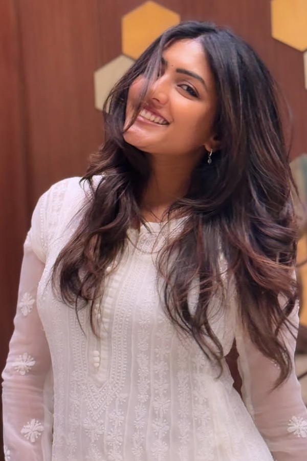 Eesha Rebba Shares Heartfelt Sankranti Wishes On Social Media Photos4