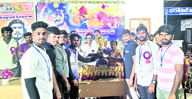 యువత సన్మార్గంలో పయనించాలి 1