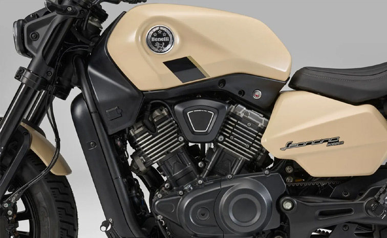 2025 Benelli Leoncino Bobber 400 certainly has a striking resemblance to the Harley Davidson Fat Bob Photos3