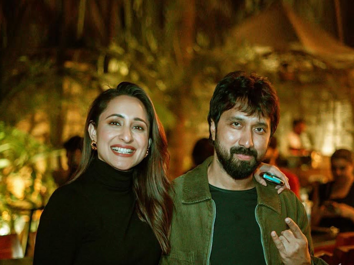 Balakrishna, Daaku Maharaaj Movie Unit celebrates Grand Pragya Jaiswal birthday Party Photos5