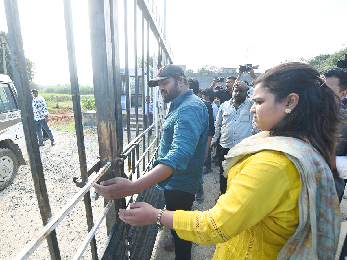 Manchu Manoj denied Entry To Mohan Babu University Photos VIral22