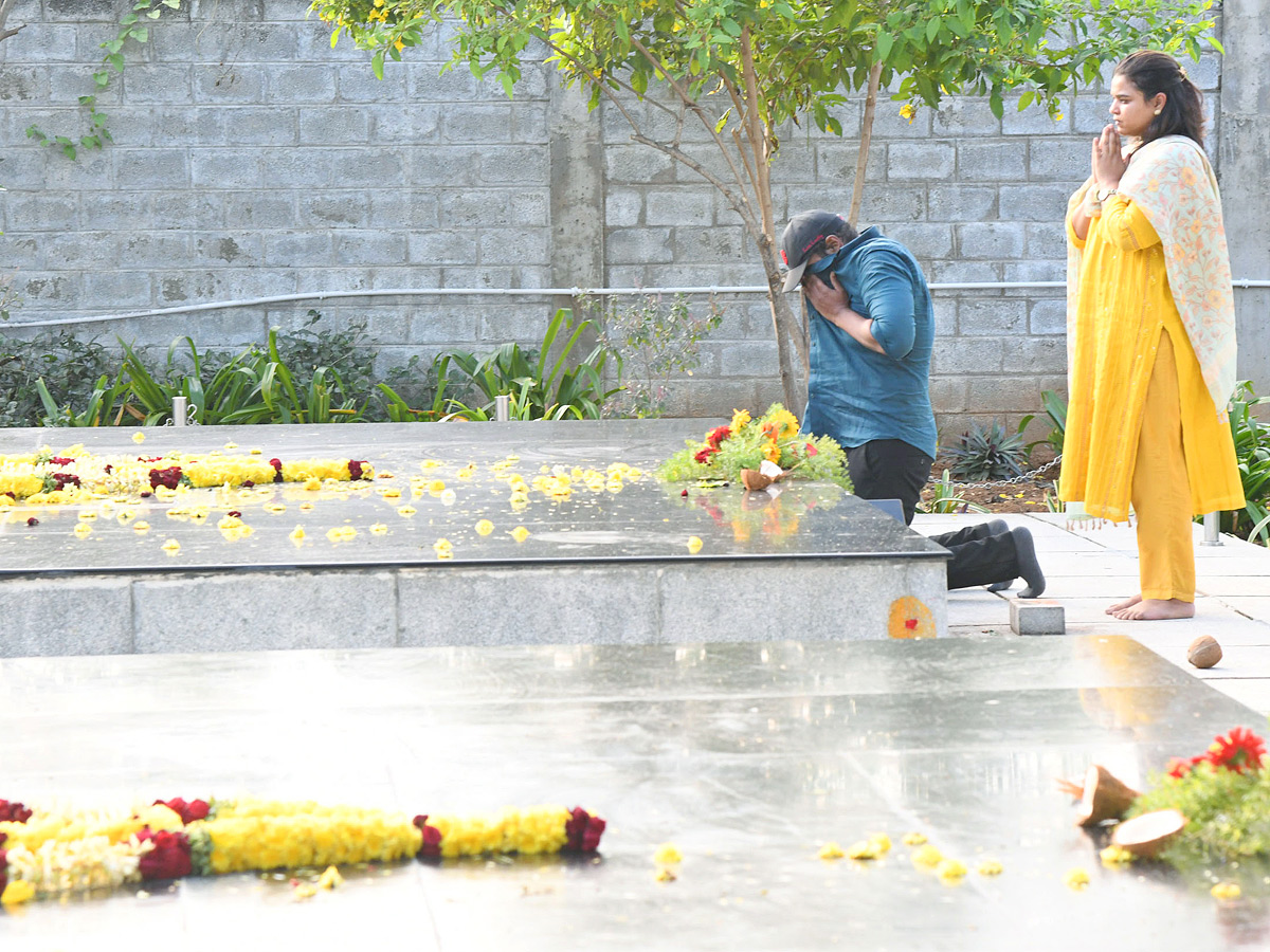 Manchu Manoj denied Entry To Mohan Babu University Photos VIral13