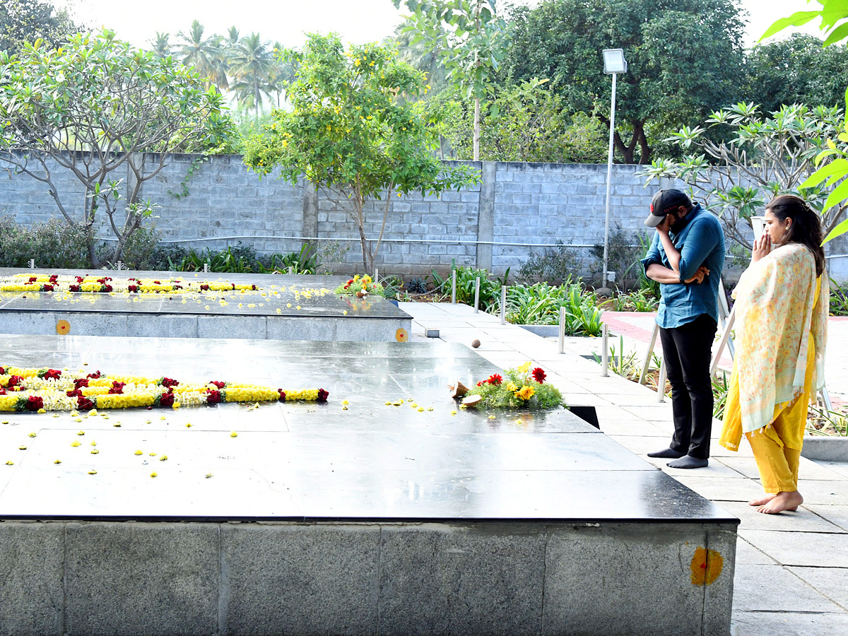 Manchu Manoj denied Entry To Mohan Babu University Photos VIral15