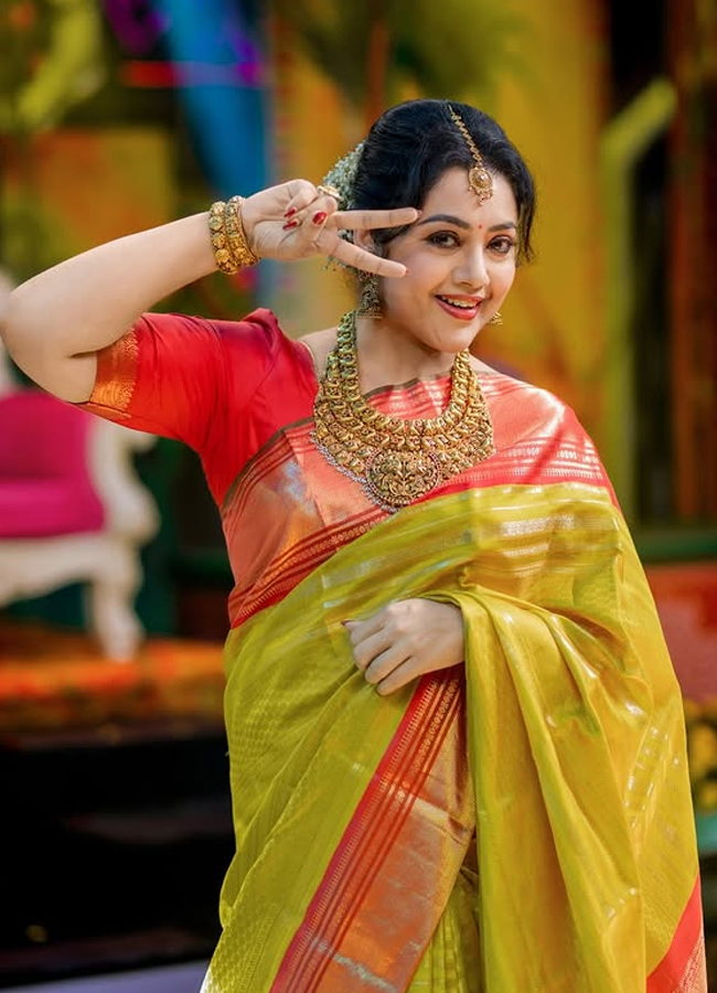 Actress Meena Pongal celebrations goes viral7