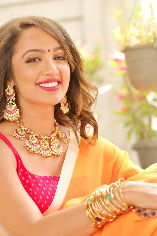 Intresting Facts About Actress Tejaswi Madivada Photos5