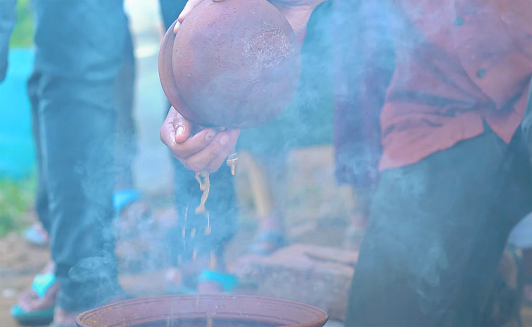 Naga Chaitanya Cooks Fish Curry For Fisherman On The Sets Of Thandel: Photos6