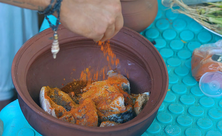 Naga Chaitanya Cooks Fish Curry For Fisherman On The Sets Of Thandel: Photos2