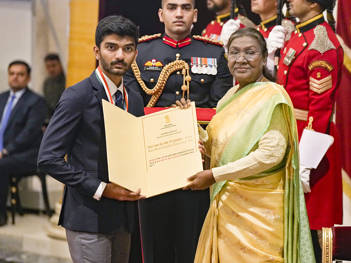 National Sports Awards 2024: Manu, Gukesh among four honoured with Khel Ratna by President Murmu Photos17