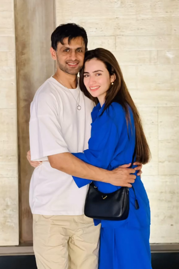 Sana Javed, Shoaib Malik celebrate anniversary with wedding throwback Photos11