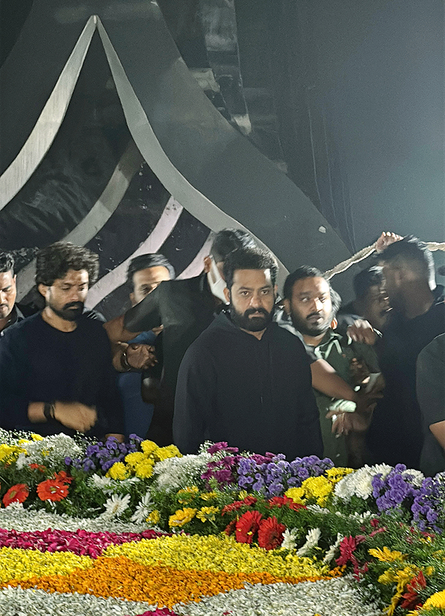 Jr NTR Kalyan Ram Pays Tribute To NTR photos goes viral18