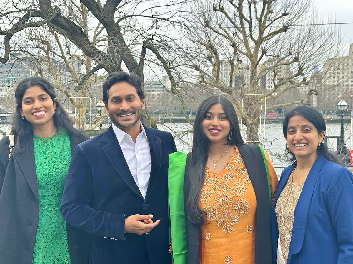 YS Jagan Shares Family Photos In London Goes Viral2