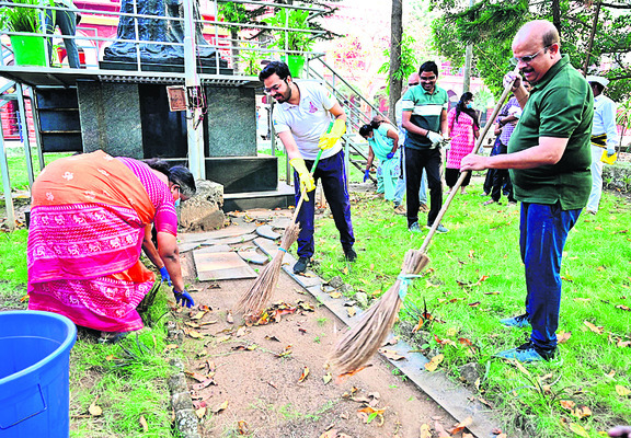 యథావిధిగా రేపు  పీజీఆర్‌ఎస్‌ కార్యక్రమం 1