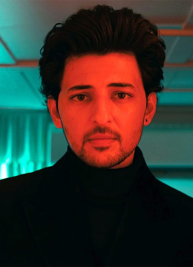 Darshan Raval Marries Best Friend Dharal Surelia in a Dreamy Indian Wedding11