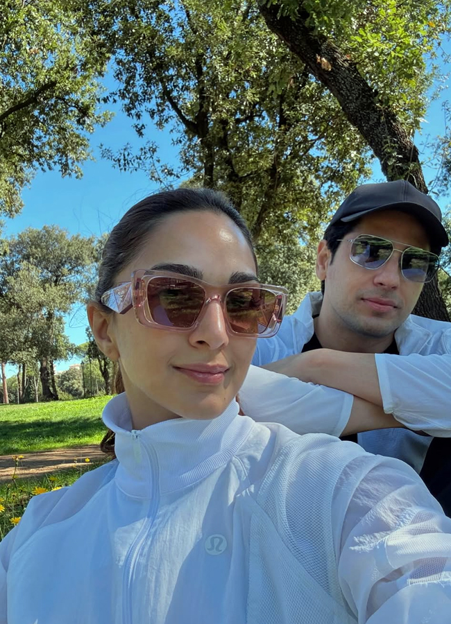 Kiara Advani Game Changer heroine has fun with her husband on vacation4